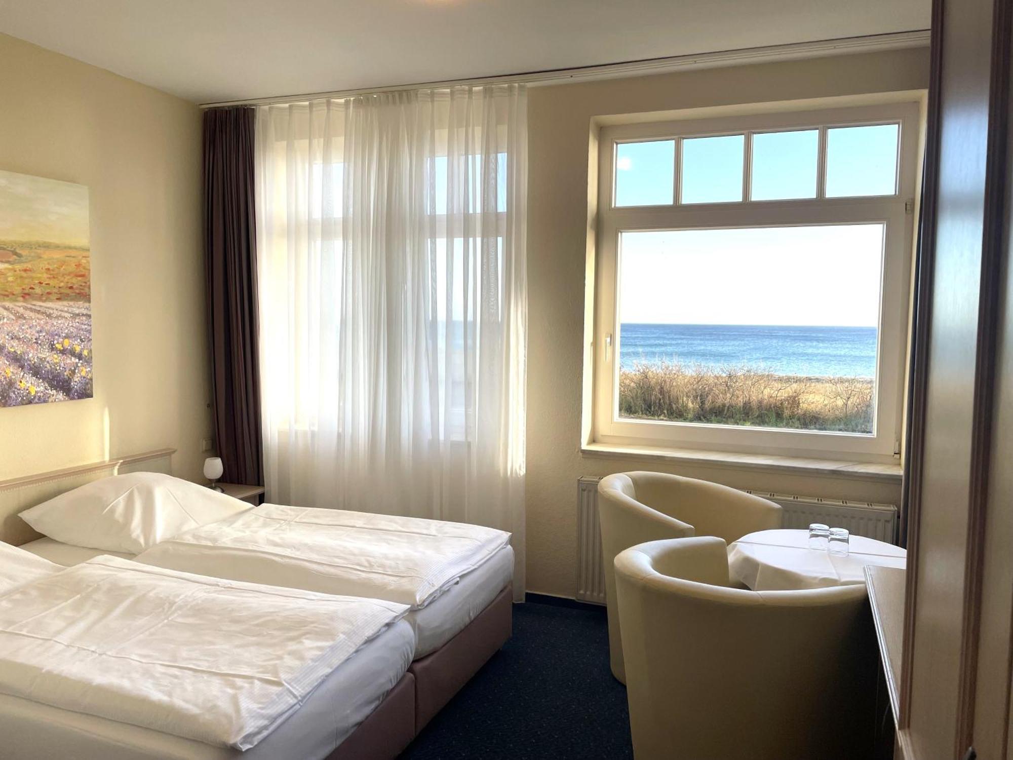 Strandhotel Duenenhaus Юлиусрух Экстерьер фото